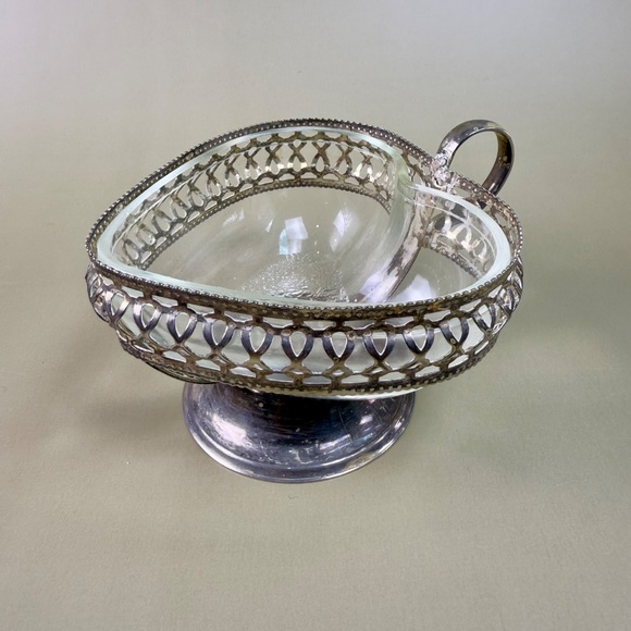 Vintage English Silverplate & Glass Heart Basket | Footed Handle Dish | England - Picture 2 of 16
